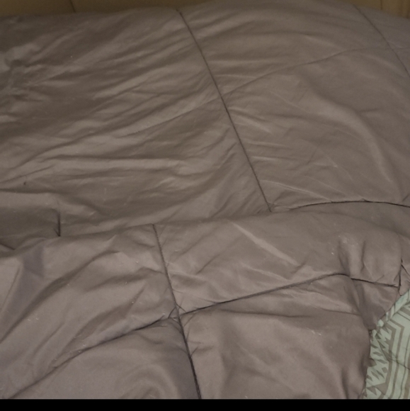 Victoria secret pink comfortable queen beding like new - Picture 2 of 3